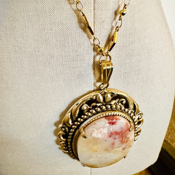 Vintage Stone Ornate Pendant Necklace - Picture 13 of 17